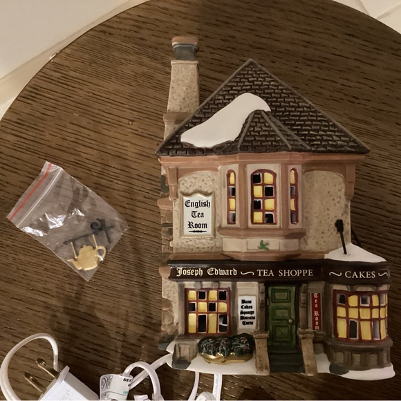 Dept 56 Dickens Village Joseph Edward Tea Shoppe - Picture 6 of 13